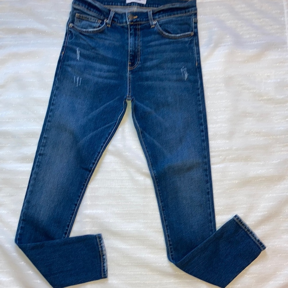 Medium dark men’s blue jeans